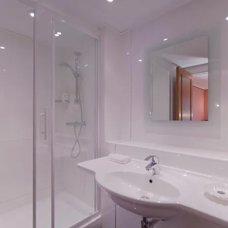 Hotel Beaubourg 3*