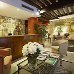 Beaubourg Hotel