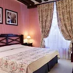 Hotel Beaubourg