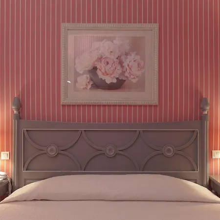 Beaubourg Hotel
