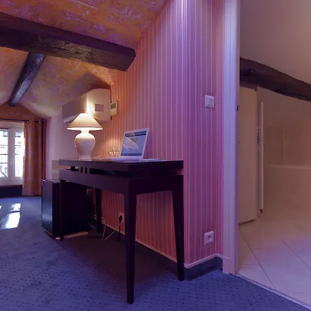 Beaubourg Hotel