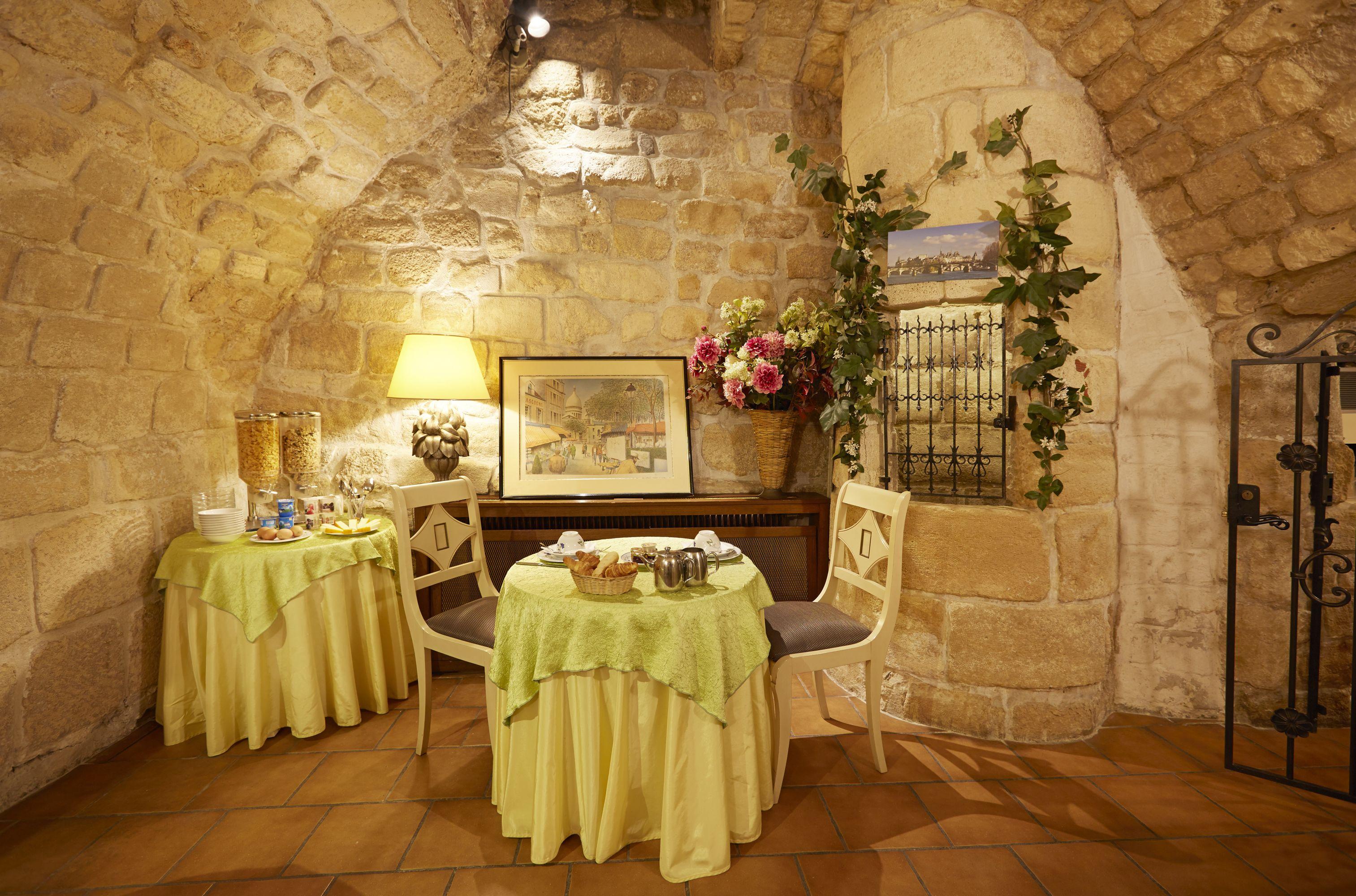 Hotel Beaubourg Paris